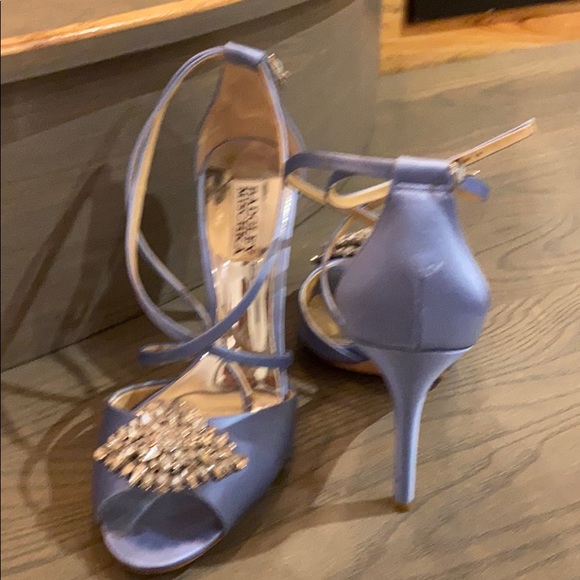 EUC Badgley Mischka Blue Bridal Pumps - Picture 5 of 6